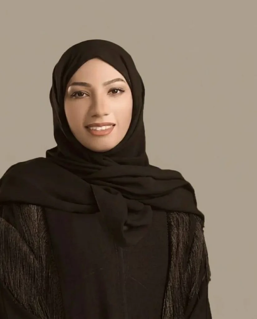 نوف الضرس… مساحات اللون بين الماء والذاكرة