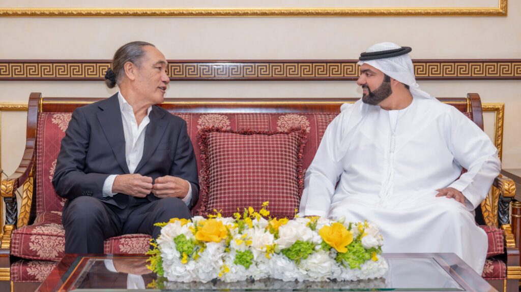 محمد الشرقي يلتقي الفنان والمخرج المسرحي ليمي بونيفاسيو ويؤكد دور المسرح في تشكيل ذاكرة الشعوب
